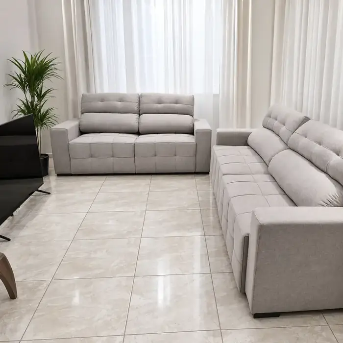 Conjunto de sofás retráteis em cinza claro